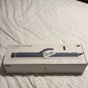 T3 Twirl Ceramic Curling Wand in Navy and Gold Accents